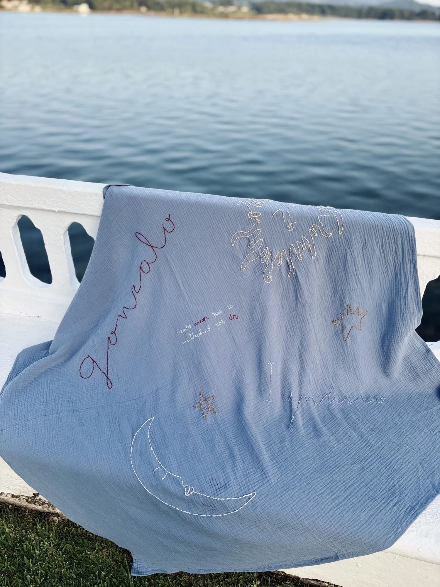 Manta bambula bordada personalizada — Gali Studio